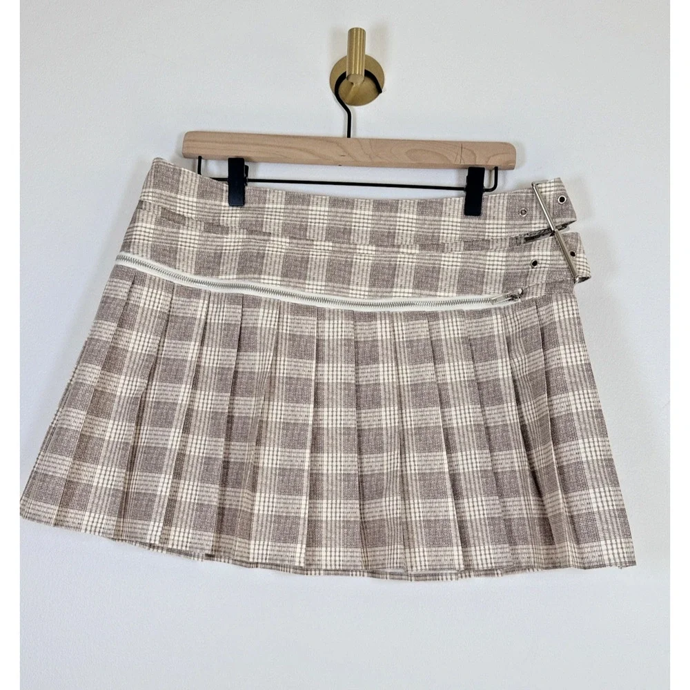 Lioness THE CRAFT MINI SKIRT Size XL Buckle Pleated Excellent Condition Brown